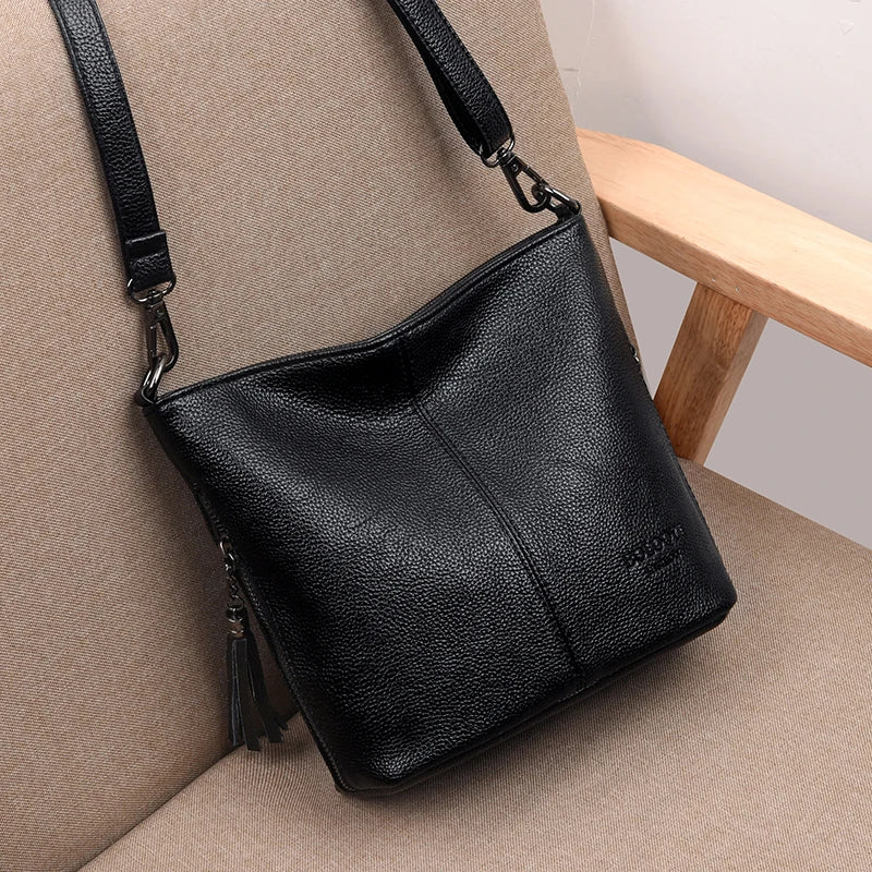 Bolsa "Lany Soft Tassel" – Elegância Casual com Estilo