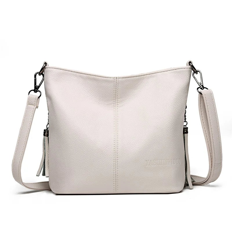 Bolsa "Lany Soft Tassel" – Elegância Casual com Estilo