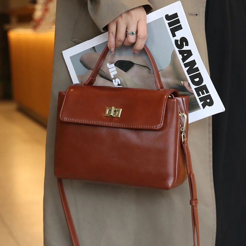 Bolsa de Couro Legítimo "MALLUO Essência 3158"