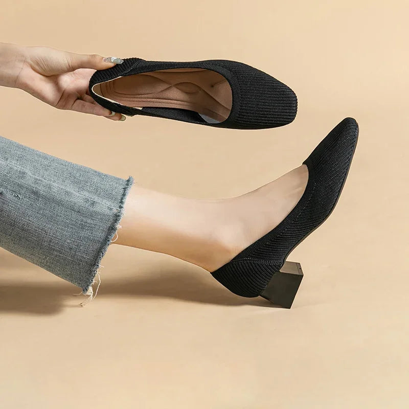 Miss Isadora Pump Retro - Sapato de Salto Bloco muito Elegante e Confortável