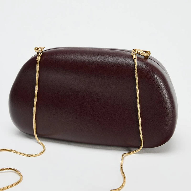 Clutch Rígida "Glamour" com Corrente e Detalhes em Gold