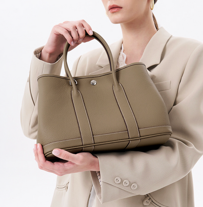 Brigitte – Bolsa Elegante em Couro Genuíno Estilo Togo