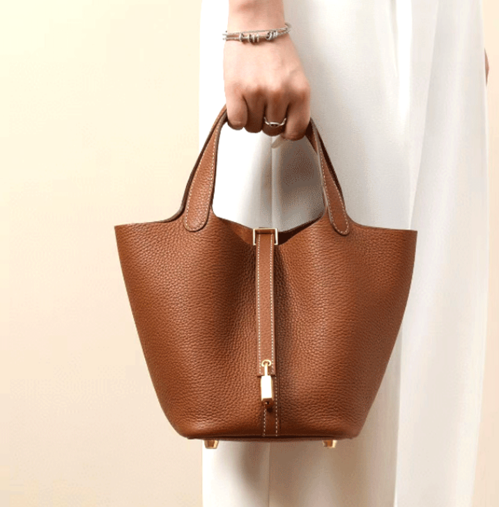 Camille Bucket – Bolsa Bucket em Couro Bovino Full-Grain