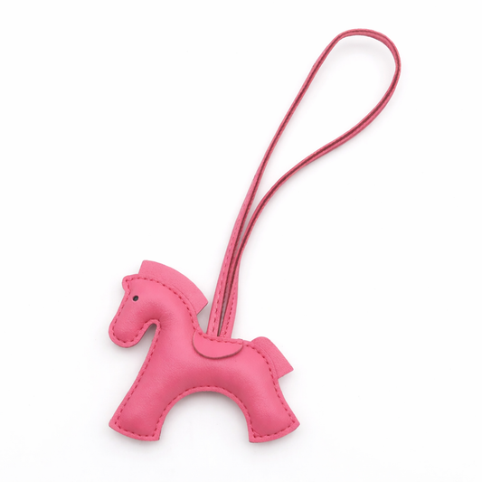 Lusitanna Pony Charm – Ícone Colorido Elegante