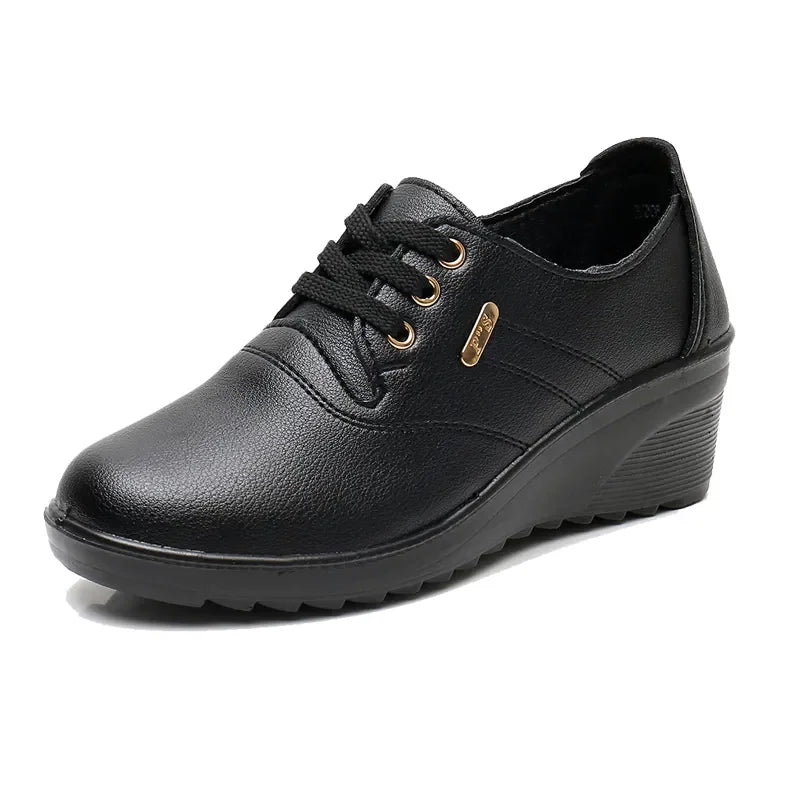 Tênis de Couro Feminino Plataforma Wedge Casual com Cadarço