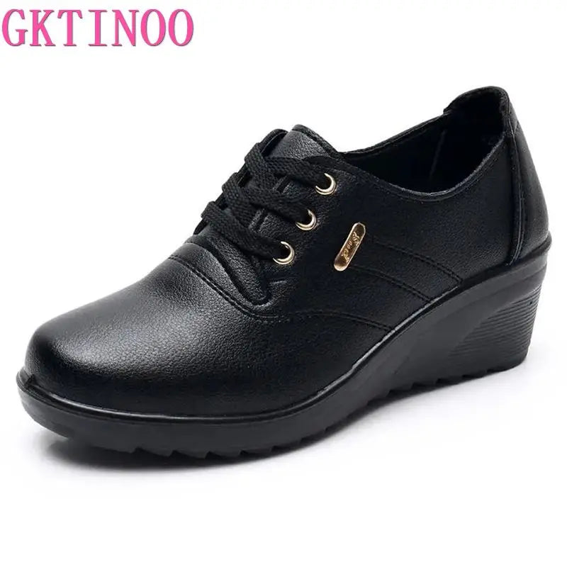 Tênis de Couro Feminino Plataforma Wedge Casual com Cadarço