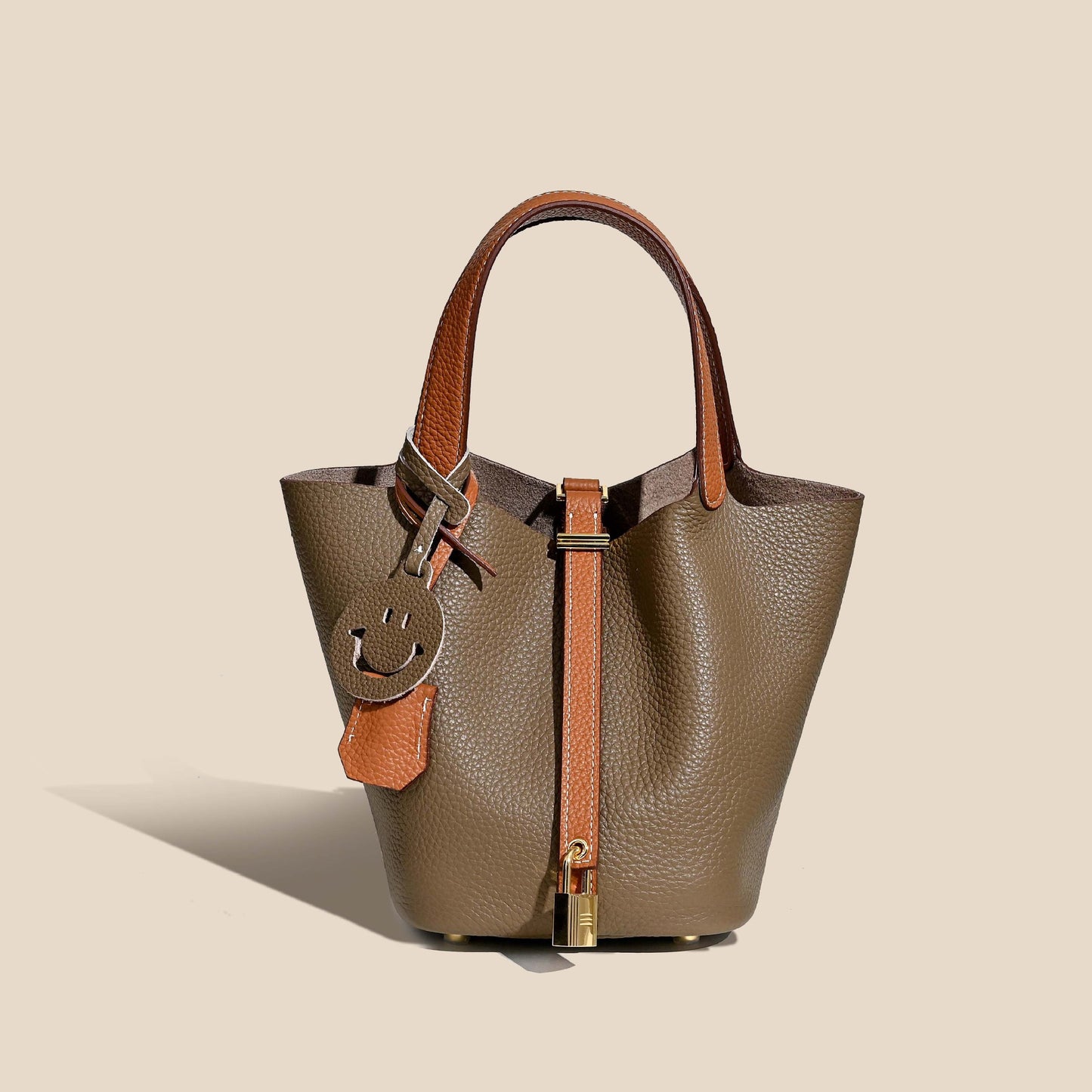 Camille Bucket – Bolsa Bucket em Couro Bovino Full-Grain