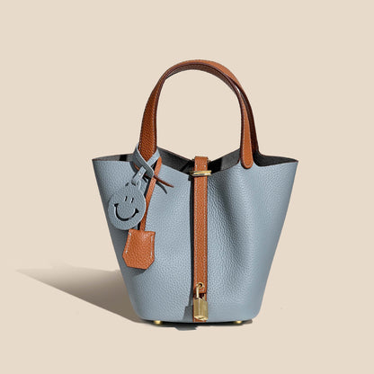 Camille Bucket – Bolsa Bucket em Couro Bovino Full-Grain