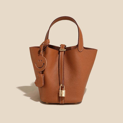 Camille Bucket – Bolsa Bucket em Couro Bovino Full-Grain