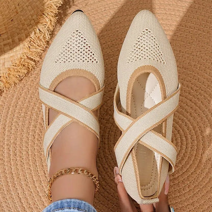Élise - Sapato Plano Bicolor com Tiras Cruzadas Elegantes