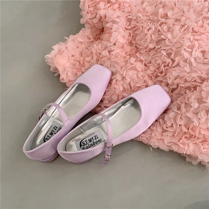Amélie Satin - Sabrinas Mary Jane Elegantes em Cetim
