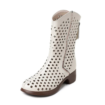 Bota Feminina Em Couro Genuíno Detalhes Vazados Cano Médio