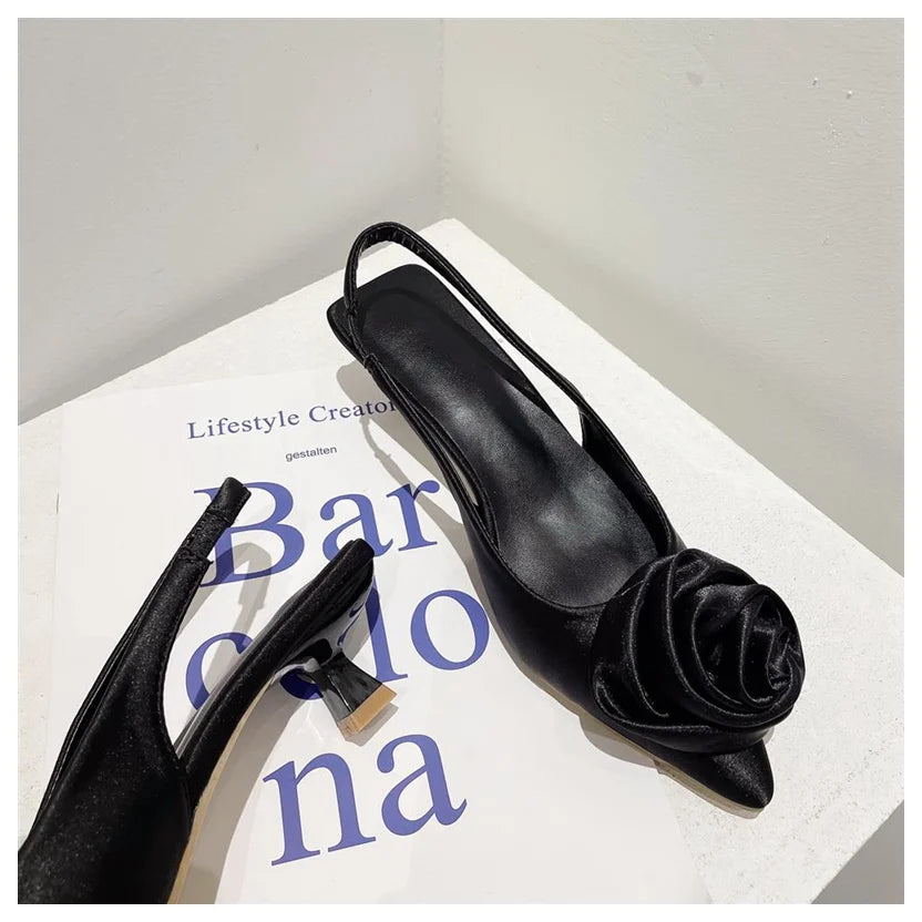 Sapatos Elegantes Flor de Cetim – Salto Fino