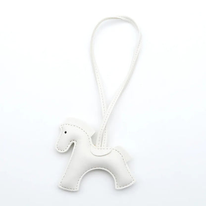 Lusitanna Pony Charm – Ícone Colorido Elegante