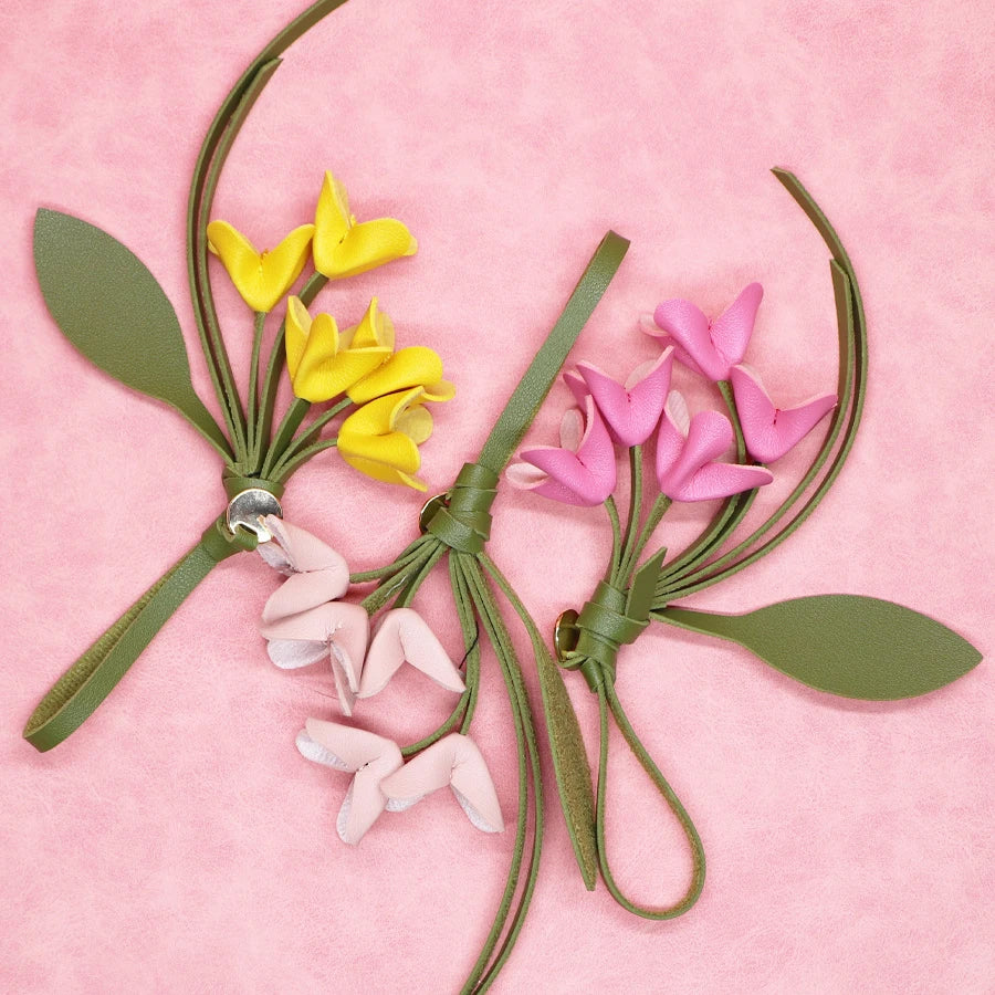 Fleur Élise – Porta-Chaves Floral em Pele para Carteiras ou Malas