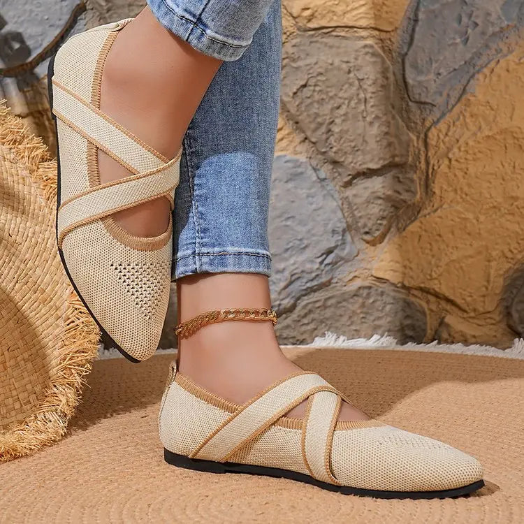Élise - Sapato Plano Bicolor com Tiras Cruzadas Elegantes