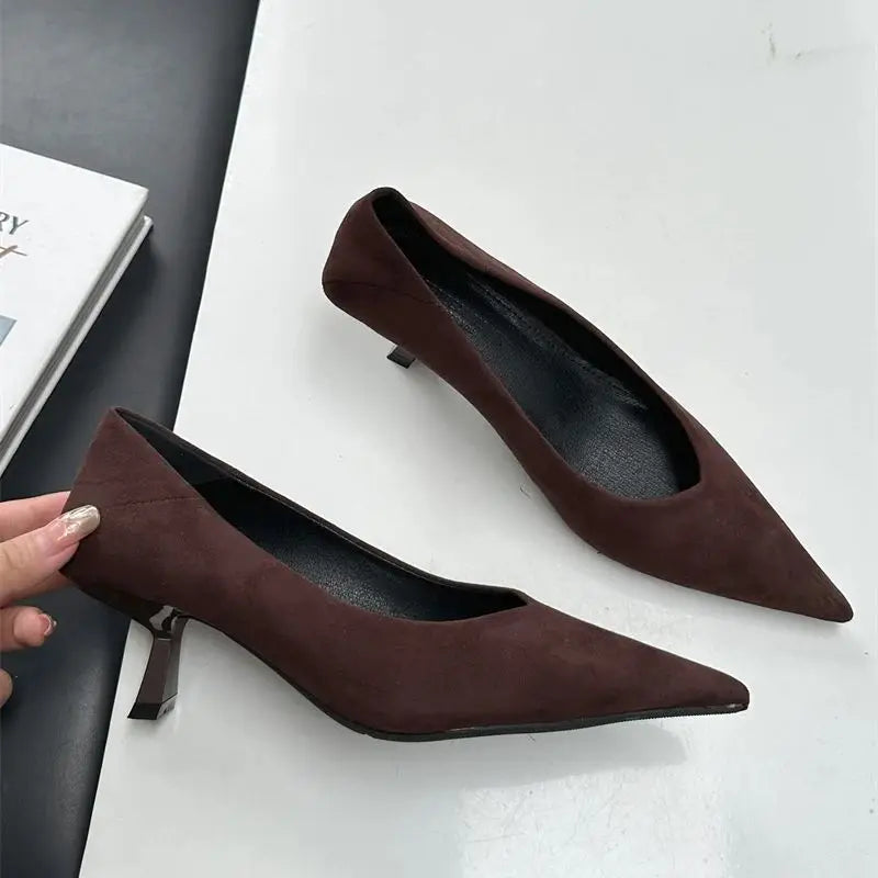 Celeste Élite – Sapatos Clássicos de Salto Fino