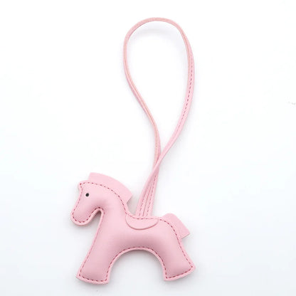 Lusitanna Pony Charm – Ícone Colorido Elegante