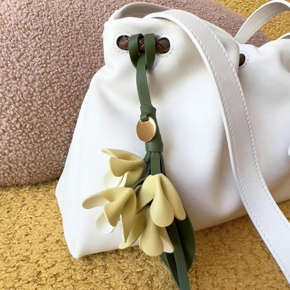 Fleur Élise – Porta-Chaves Floral em Pele para Carteiras ou Malas