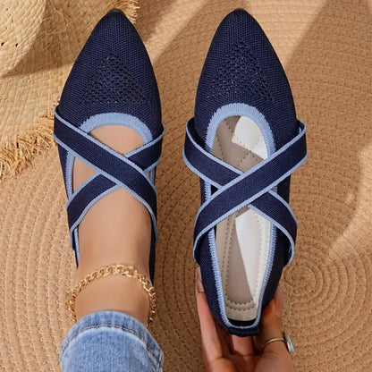 Élise - Sapato Plano Bicolor com Tiras Cruzadas Elegantes
