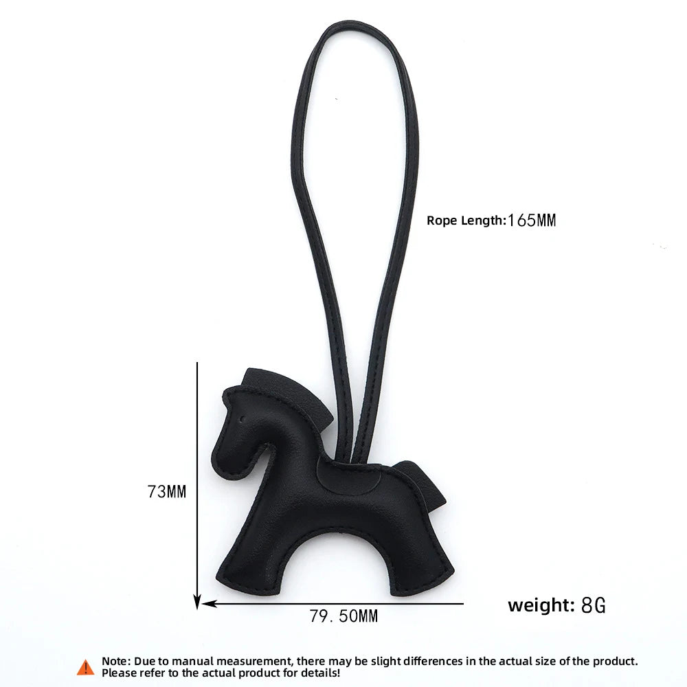 Lusitanna Pony Charm – Ícone Colorido Elegante