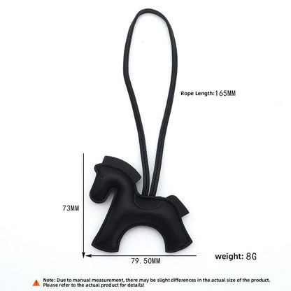 Lusitanna Pony Charm – Ícone Colorido Elegante