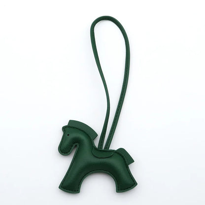 Lusitanna Pony Charm – Ícone Colorido Elegante