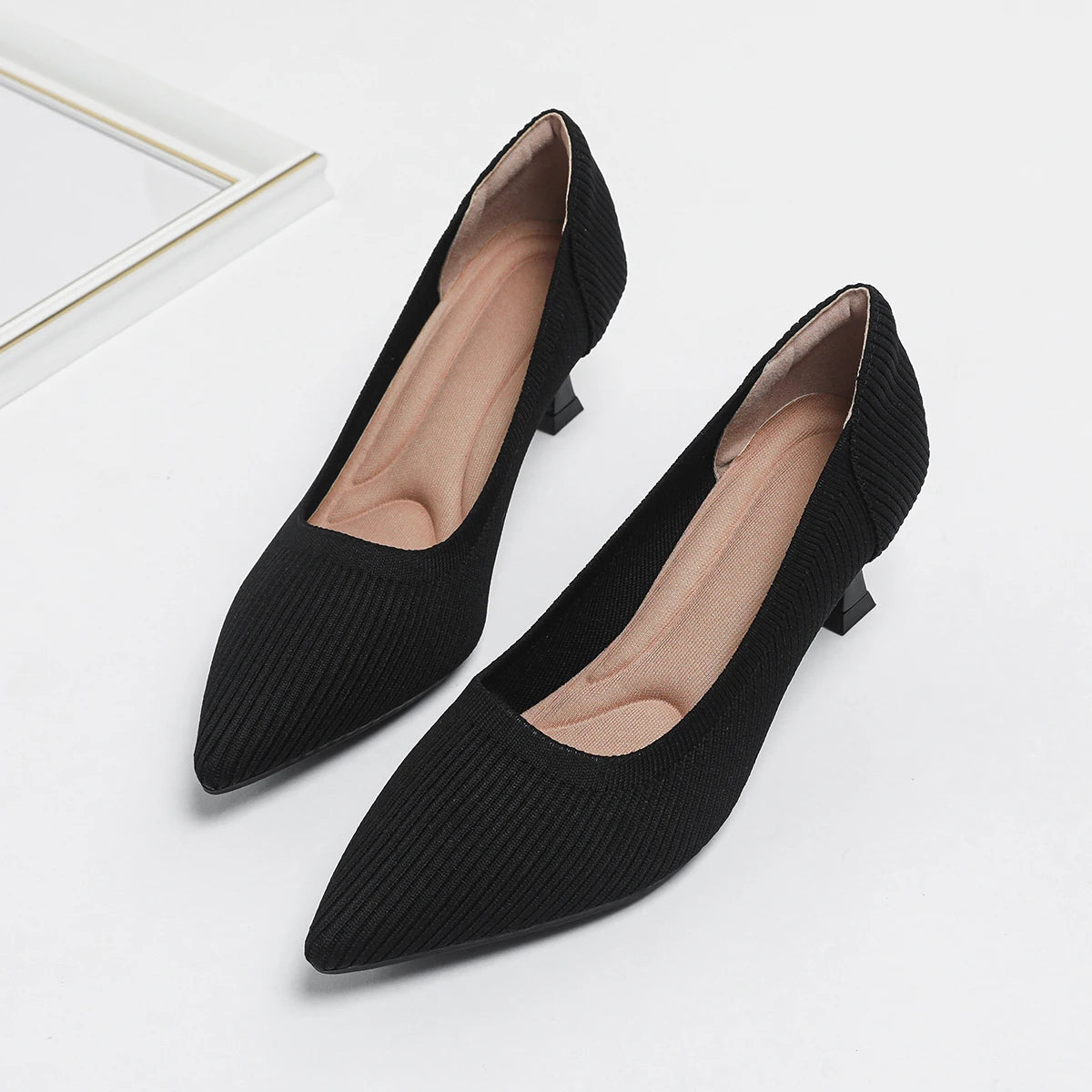 Diana Isadora Stiletto - Sapato de Salto Médio muito Elegante e Confortável