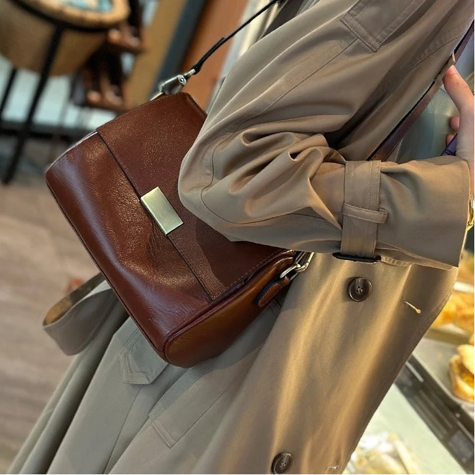 Sac bandoulière Bianca en cuir véritable – Élégance décontractée