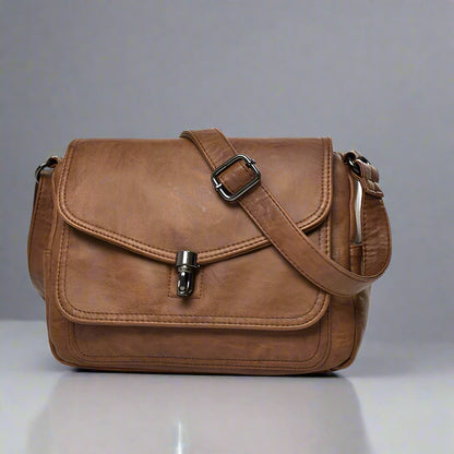 Carteira “Ariana” Casual em Pele Vegana – Estilo Suave e Elegante