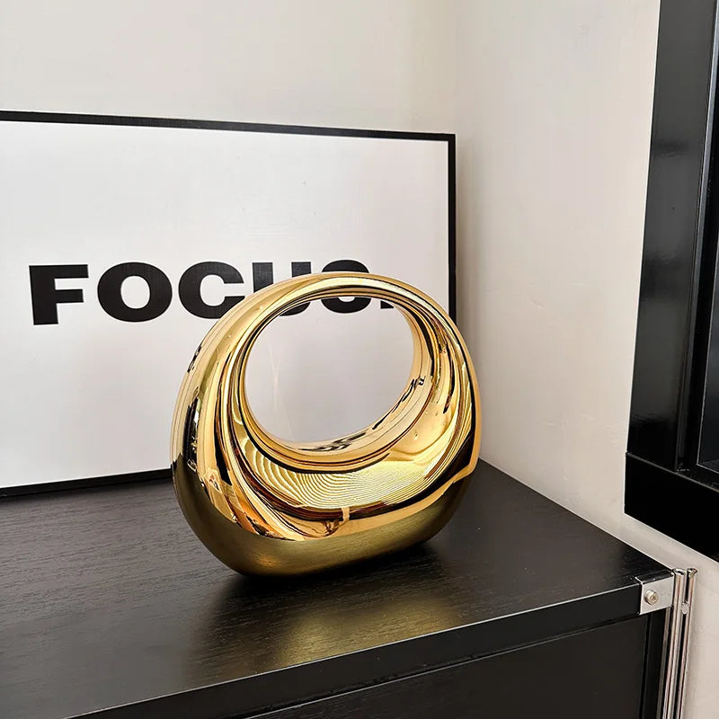 Clutch Dourada Reflexo de Luxo